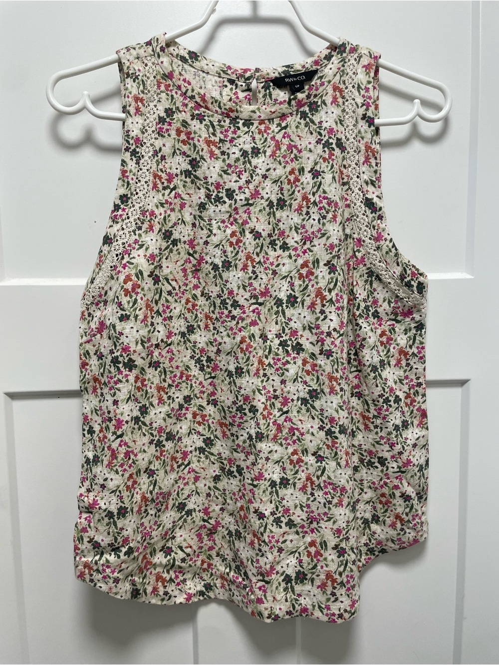 RW&CO. Linen Cream Floral Tank Top